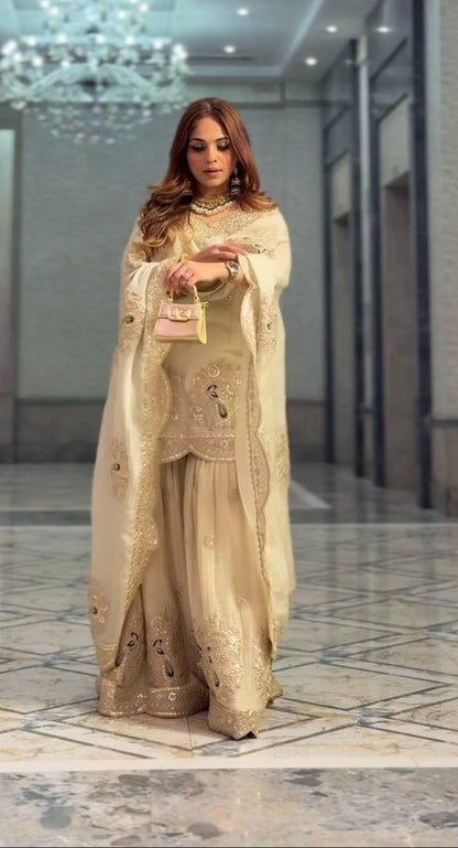 Elegant Chinnon Silk Embroidered Set